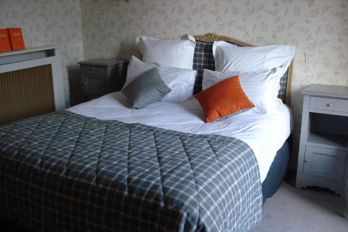 Classic Room | Premium bedding, in-room safe, individually decorated, desk