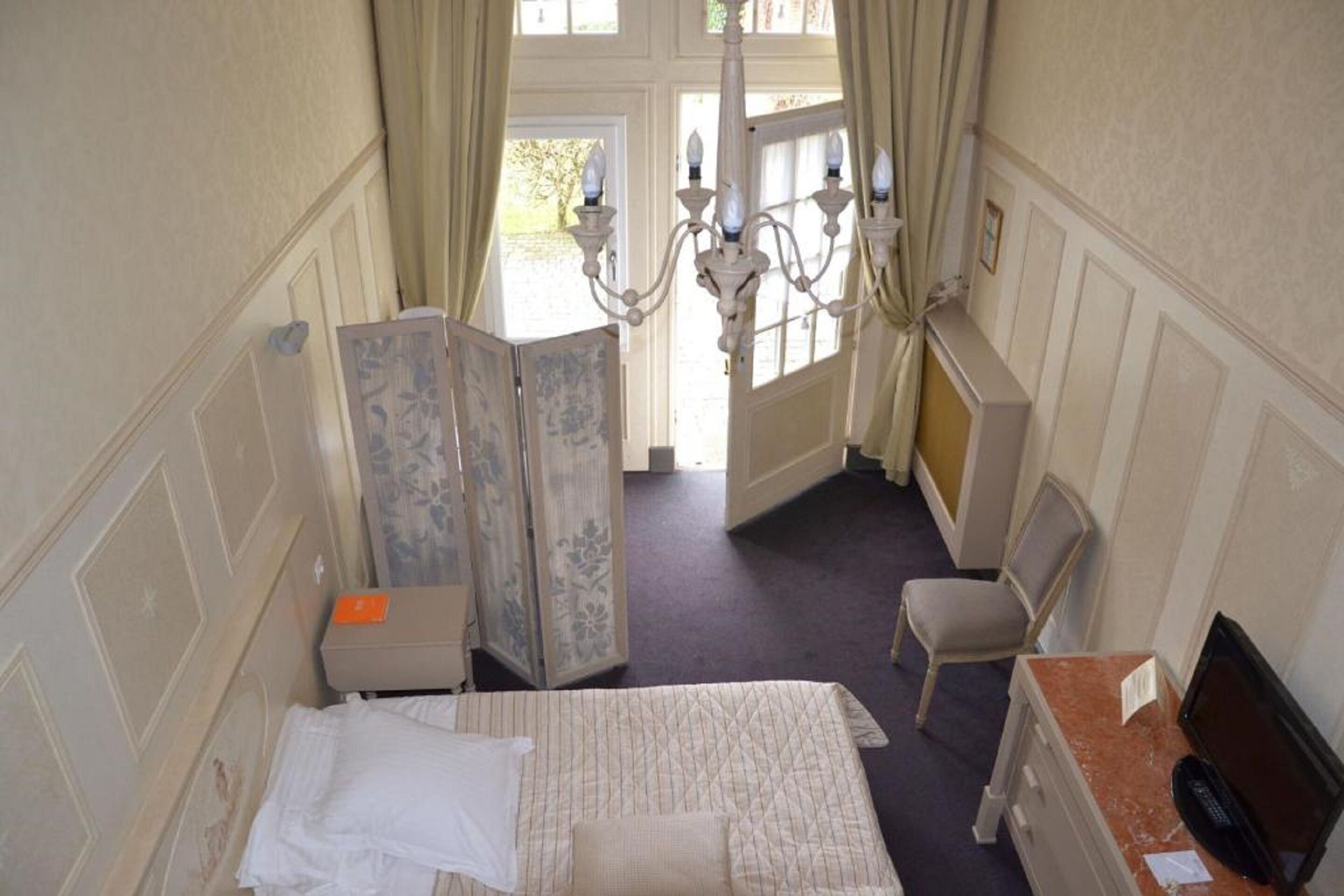 room pavillon renaissance | premium bedding, in-room safe, individually decorated, desk