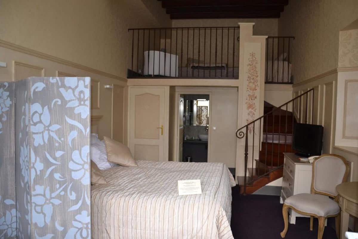 room pavillon renaissance | premium bedding, in-room safe, individually decorated, desk