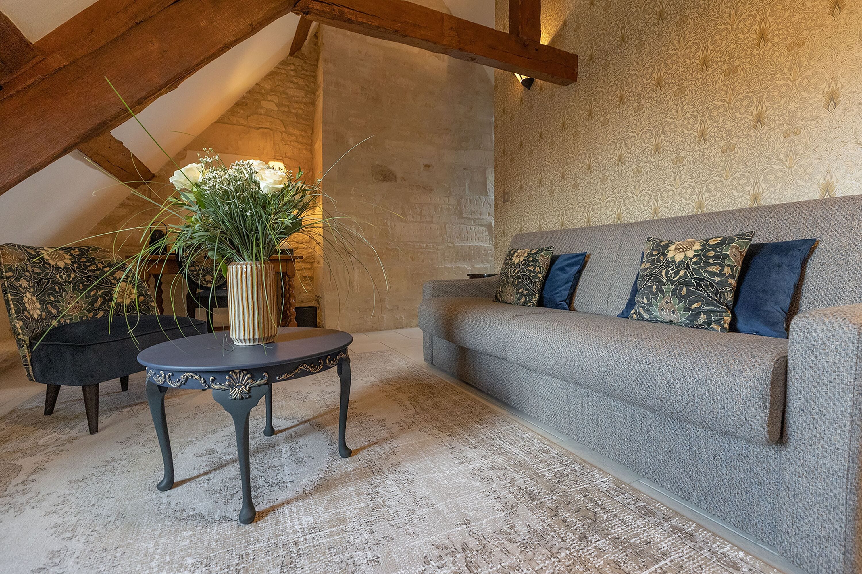 deluxe room, 1 king bed with sofa bed | living area | 82-cm flat-screen tv with satellite channels