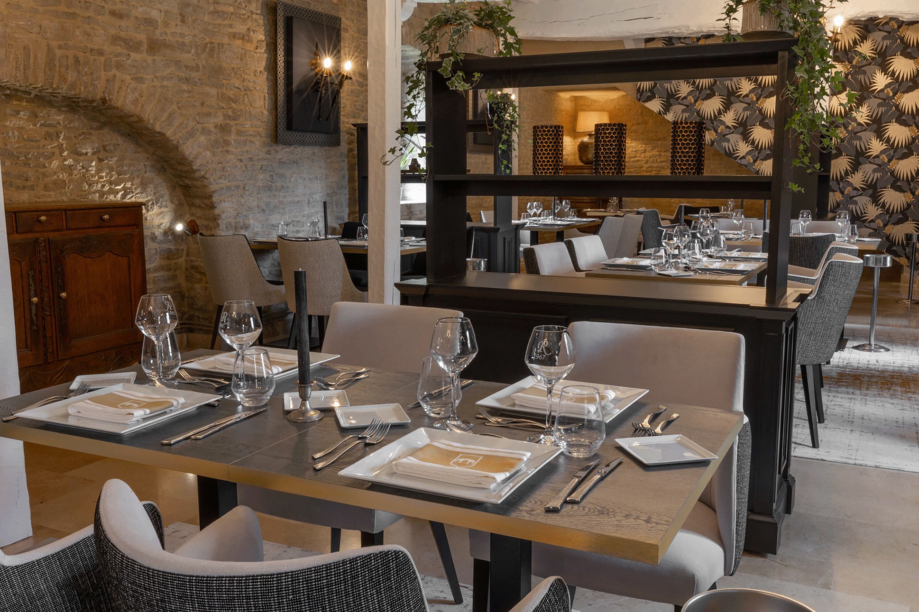 lunch and dinner served, regional cuisine