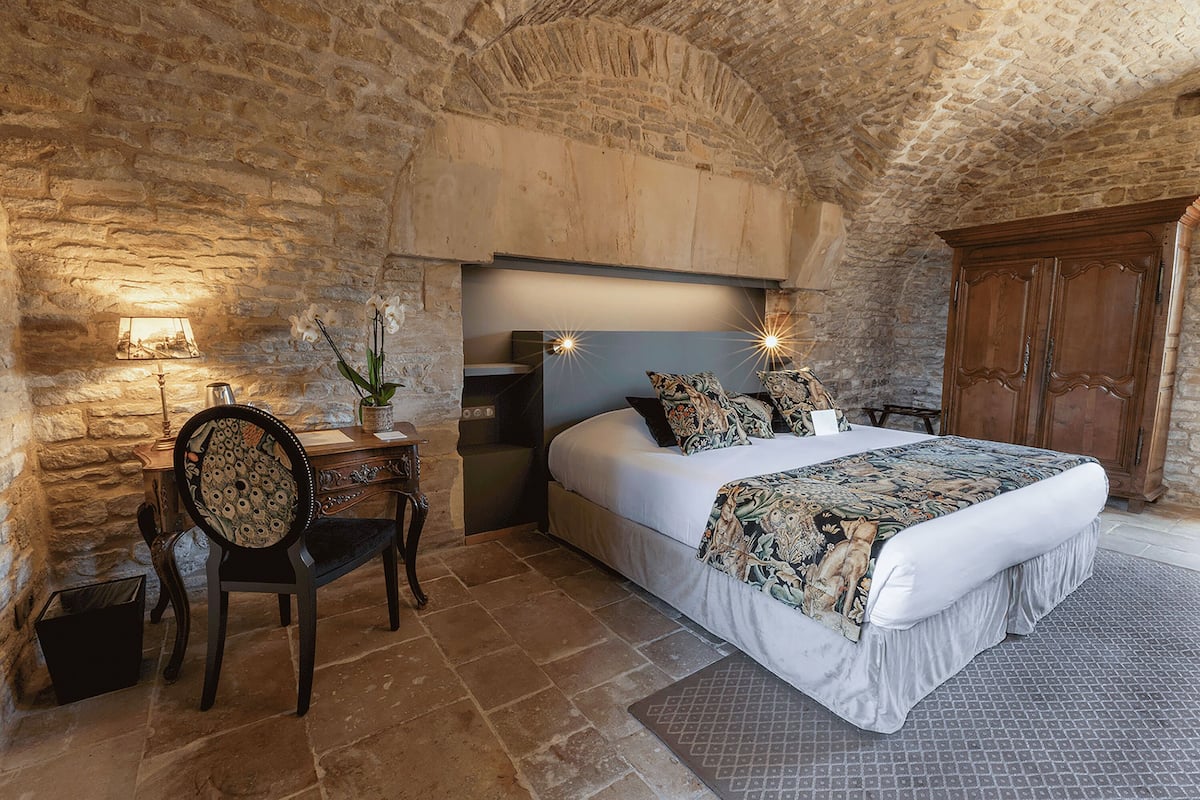 Deluxe Double Room, 1 Queen Bed | Premium bedding, desk, laptop workspace, blackout drapes
