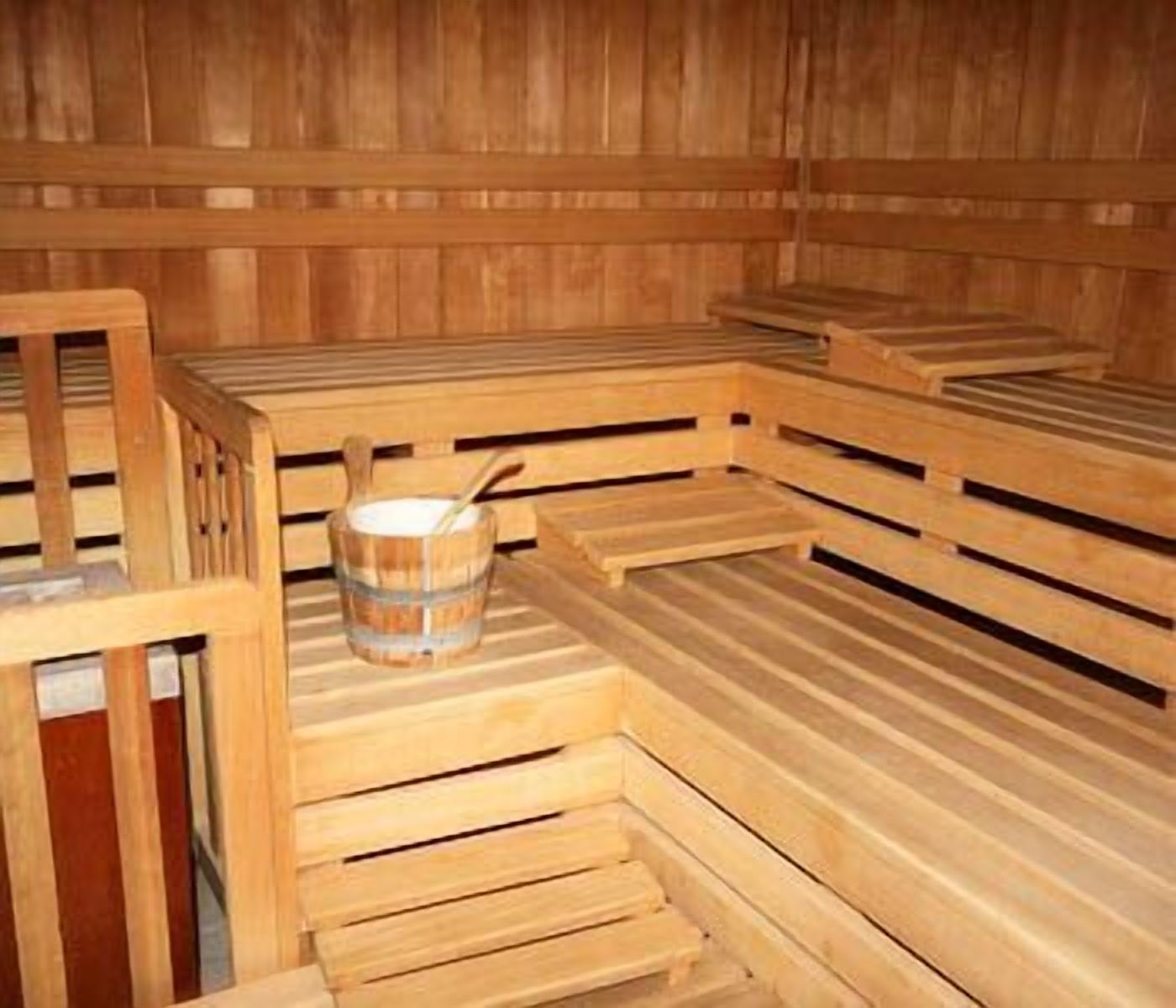 couples treatment room(s), sauna, hot tub, body treatments, body wraps