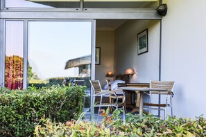 Classic Garden Room | Premium bedding, minibar, in-room safe, desk - Le Relais Saint Michel (Le Mont-Saint-Michel)