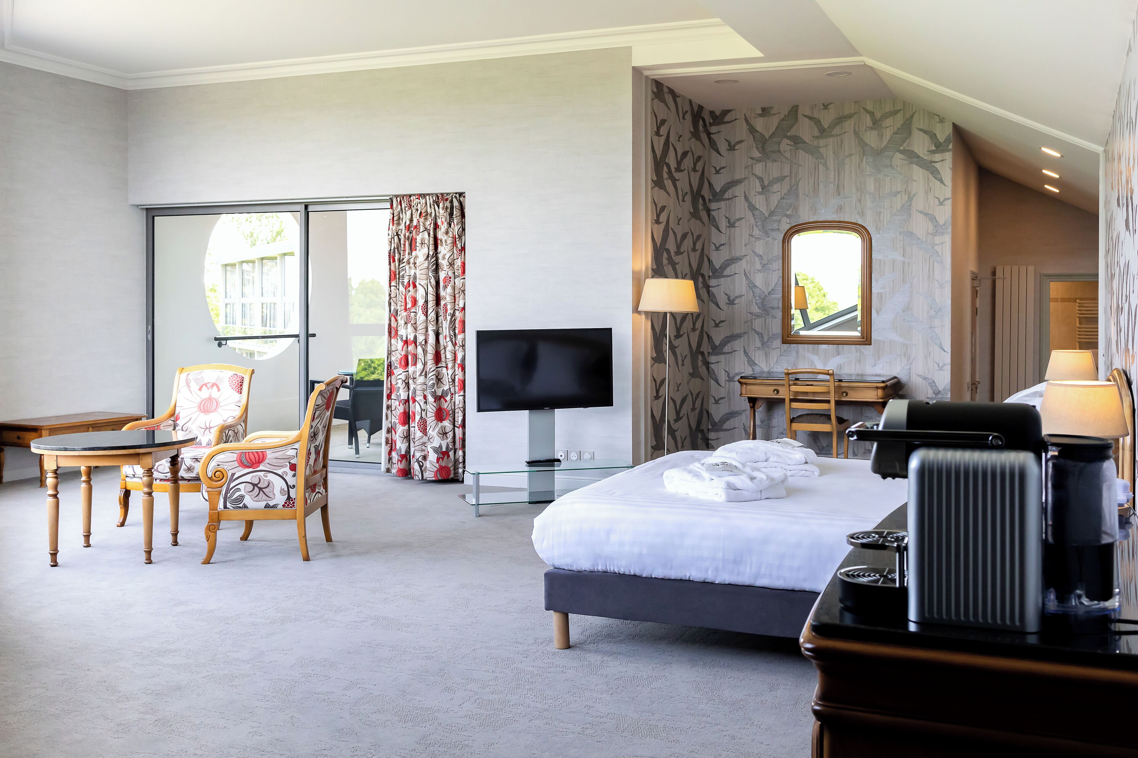 junior suite bay view | 1 bedroom, premium bedding, minibar, in-room safe