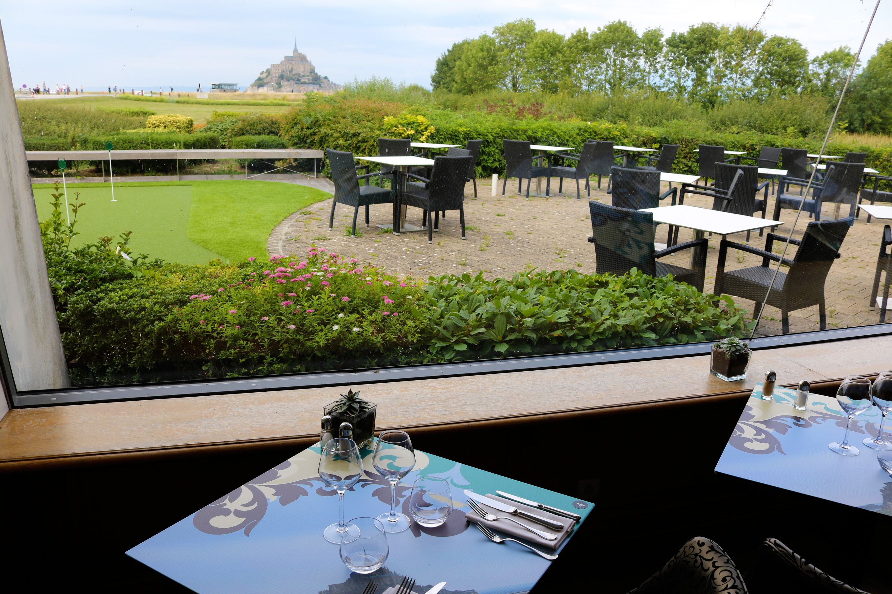 breakfast, lunch, dinner served; local cuisine, garden views