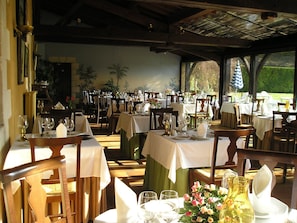 Lunch, dinner served; French cuisine, alfresco dining 