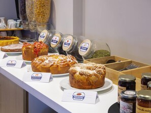 Tägliches Frühstücksbuffet gegen Gebühr