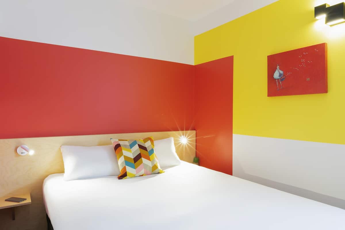 Habitación, 1 cama doble (Pure) | Escritorio, cortinas opacas, sistema de insonorización