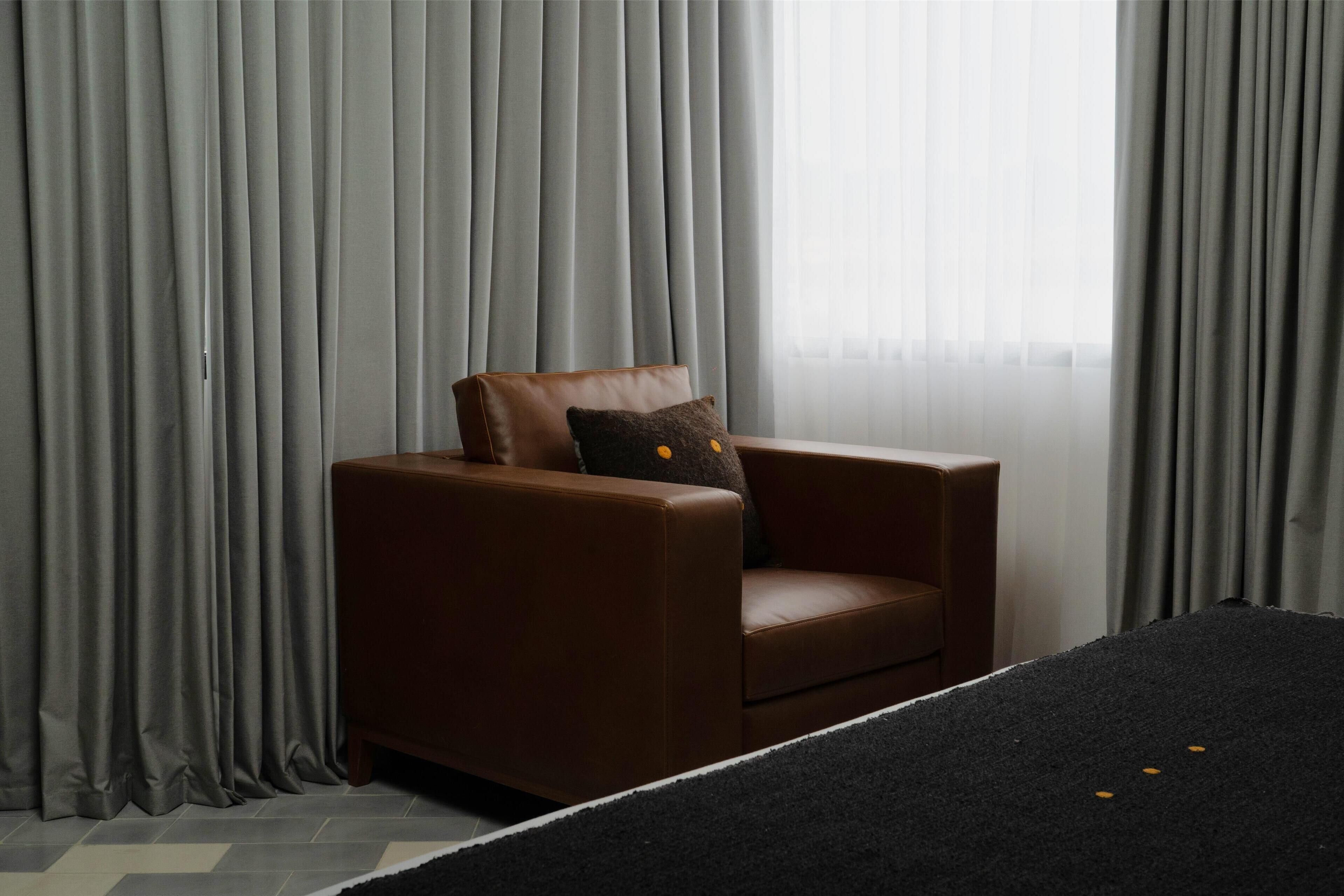 suite, 1 king bed | 1 bedroom, premium bedding, in-room safe, iron/ironing board