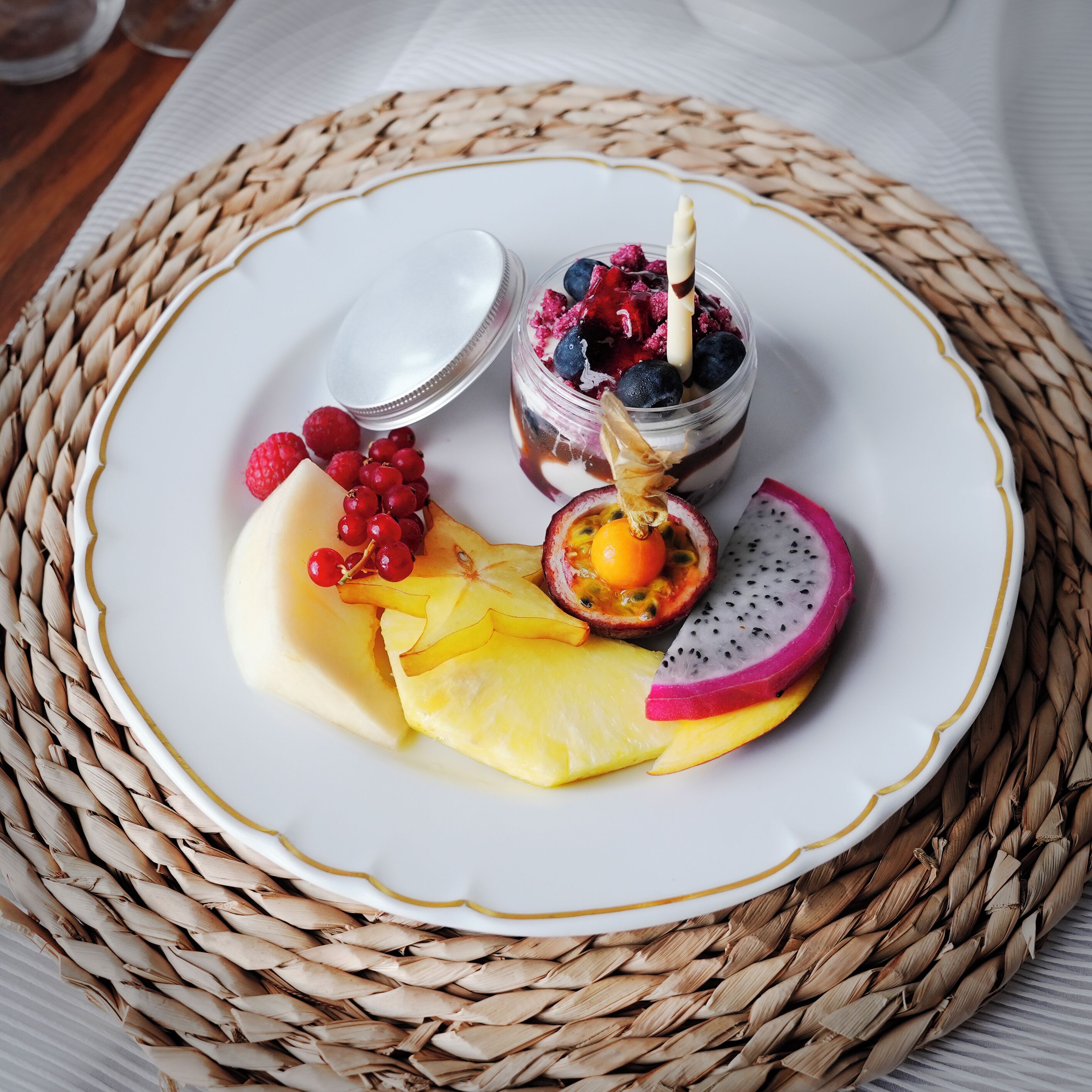 breakfast, lunch, dinner served; italian cuisine, garden views