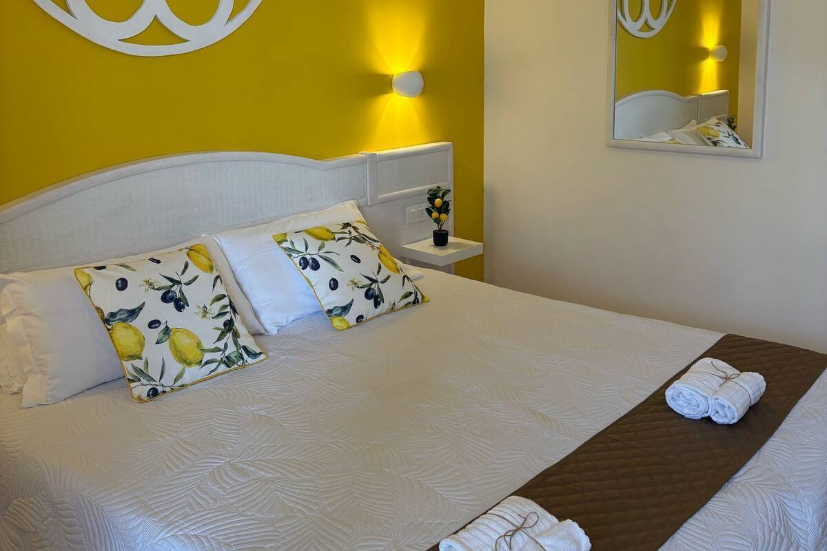 double room, garden area | premium bedding, minibar, in-room safe, desk