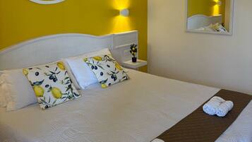 Camera doppia, lato giardino | Biancheria da letto di alta qualità, minibar, una cassaforte in camera