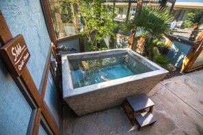 Double Room, 1 King Bed, Hot Tub | Terrace/patio