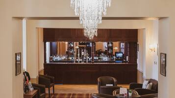 2 bares o lounges
