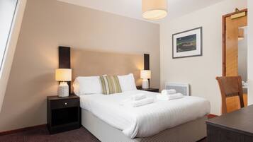 Standard Double Room | Desk, free WiFi, bed sheets