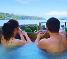 双人护理室、身体护理、热石按摩、深层组织按摩、产前按摩、体膜护理