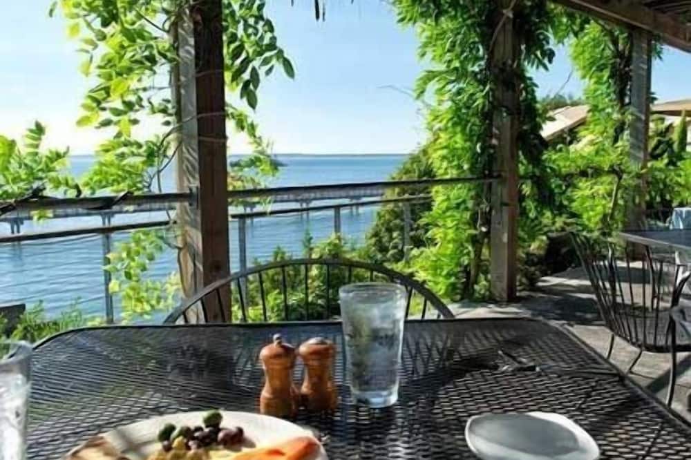 Chrysalis Inn & Spa Bellingham, Curio Collection by Hilton