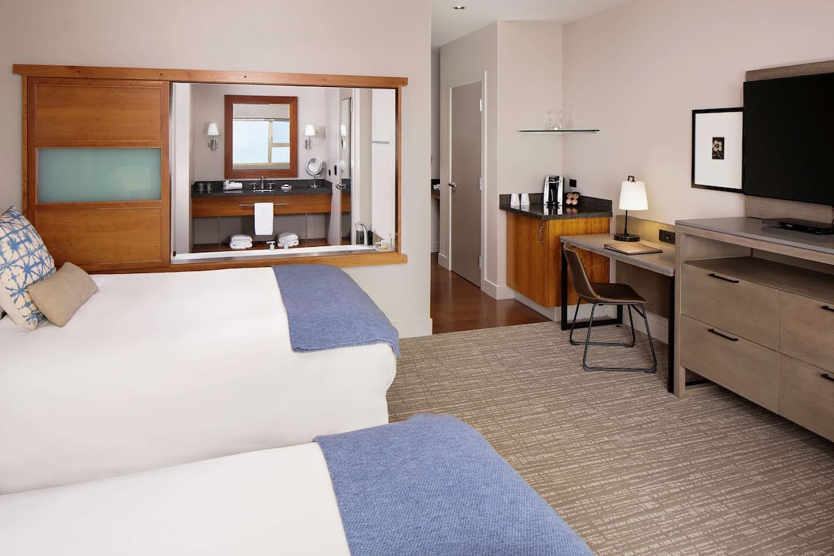 Deluxe Room, 2 Double Beds, Bay View | 1 bedroom, premium bedding, down comforters, minibar