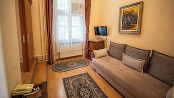Chăn bông, nệm Select Comfort, két bảo mật tại phòng