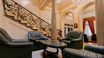 Sala de estar en el lobby