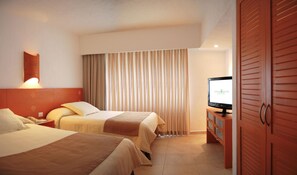 Minibar, coffres-forts dans les chambres, fer et planche à repasser