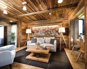 高級小木屋 | 房內夾萬、熨斗/熨衫板、免費 Wi-Fi、床單