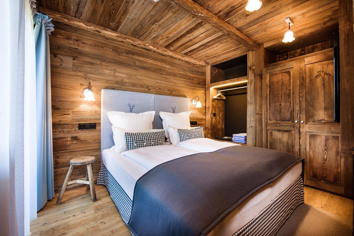 Chalet Superior | Brankas, tirai kedap cahaya, setrika/meja setrika, dan Wi-Fi gratis