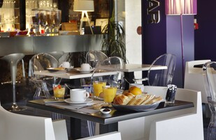 Se ofrece un desayuno bufé todos los días (por un coste adicional)