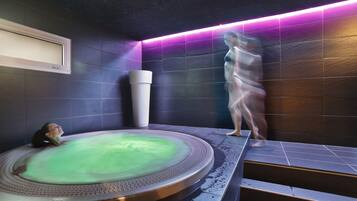 Sauna, hot tub, hydrotherapy, 1 treatment room