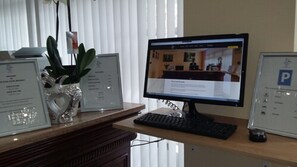 Check-in/check-out kiosk - Slina Hotel (Brussels)