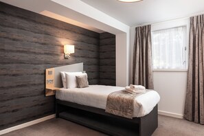Single Room, Accessible | Individually decorated, desk, iron/ironing board, free WiFi - Caledonian Hotel (Ullapool)