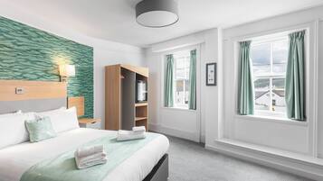 Individually decorated, desk, iron/ironing board, free WiFi