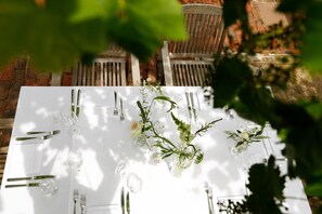 Se sirven desayunos, comidas y cenas 