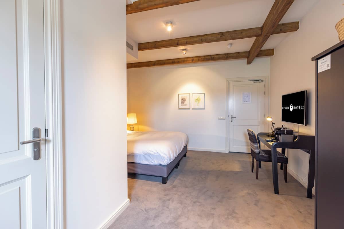 Economy-Doppelzimmer | 1 Schlafzimmer, Zimmersafe, Schreibtisch, Verdunkelungsvorhänge