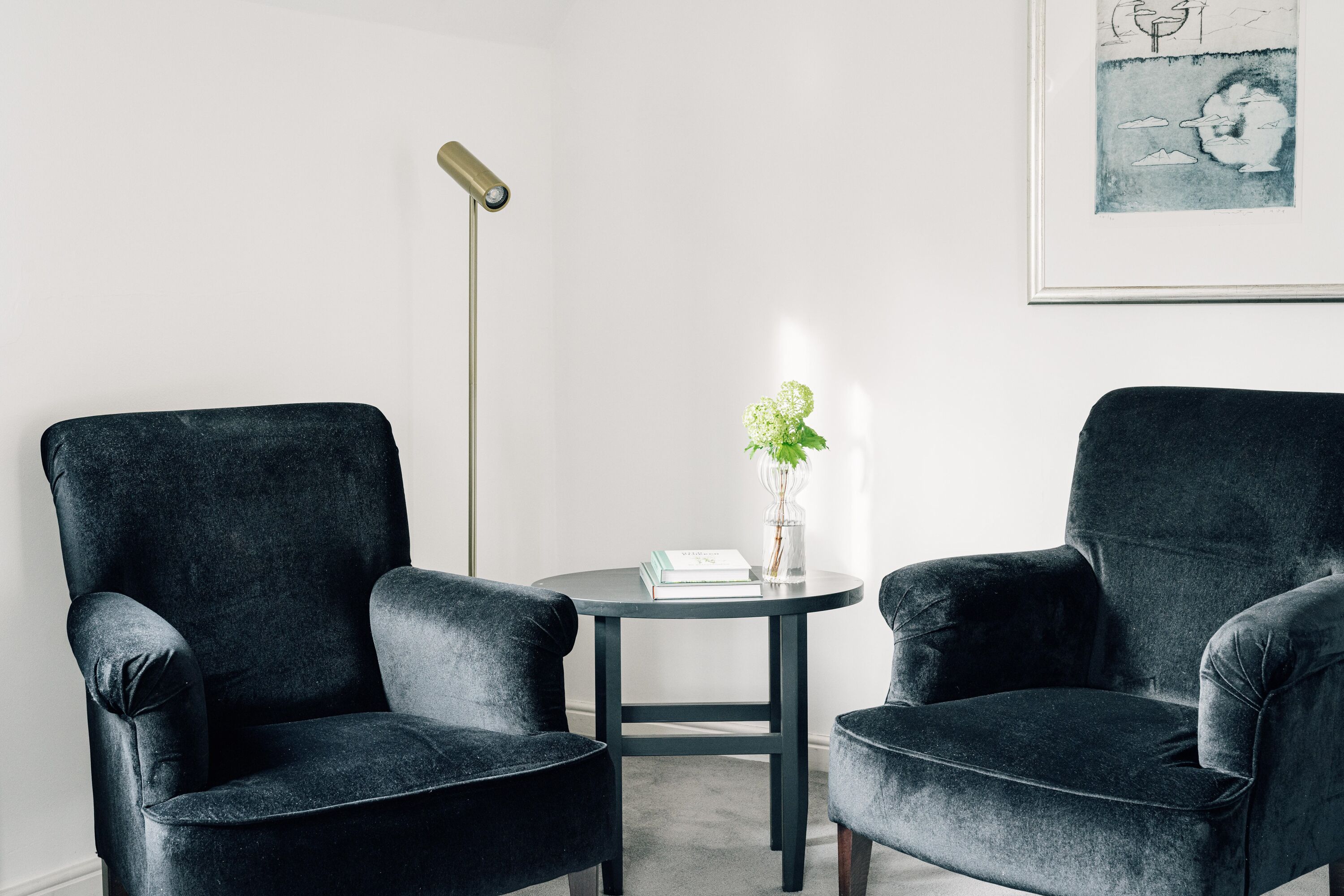 Garden room | Living area | 43-inch TV with digital channels, streaming services