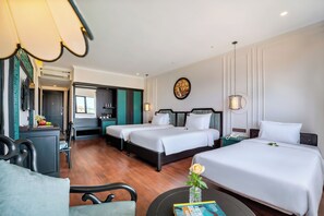 Quarto família, várias camas, quartos conectados | Frigobar, cofres nos quartos, escrivaninha