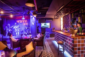 2 bars/lounges, swim-up bar, poolside bar - Hadana Boutique Resort Hoi An (Da Nang)