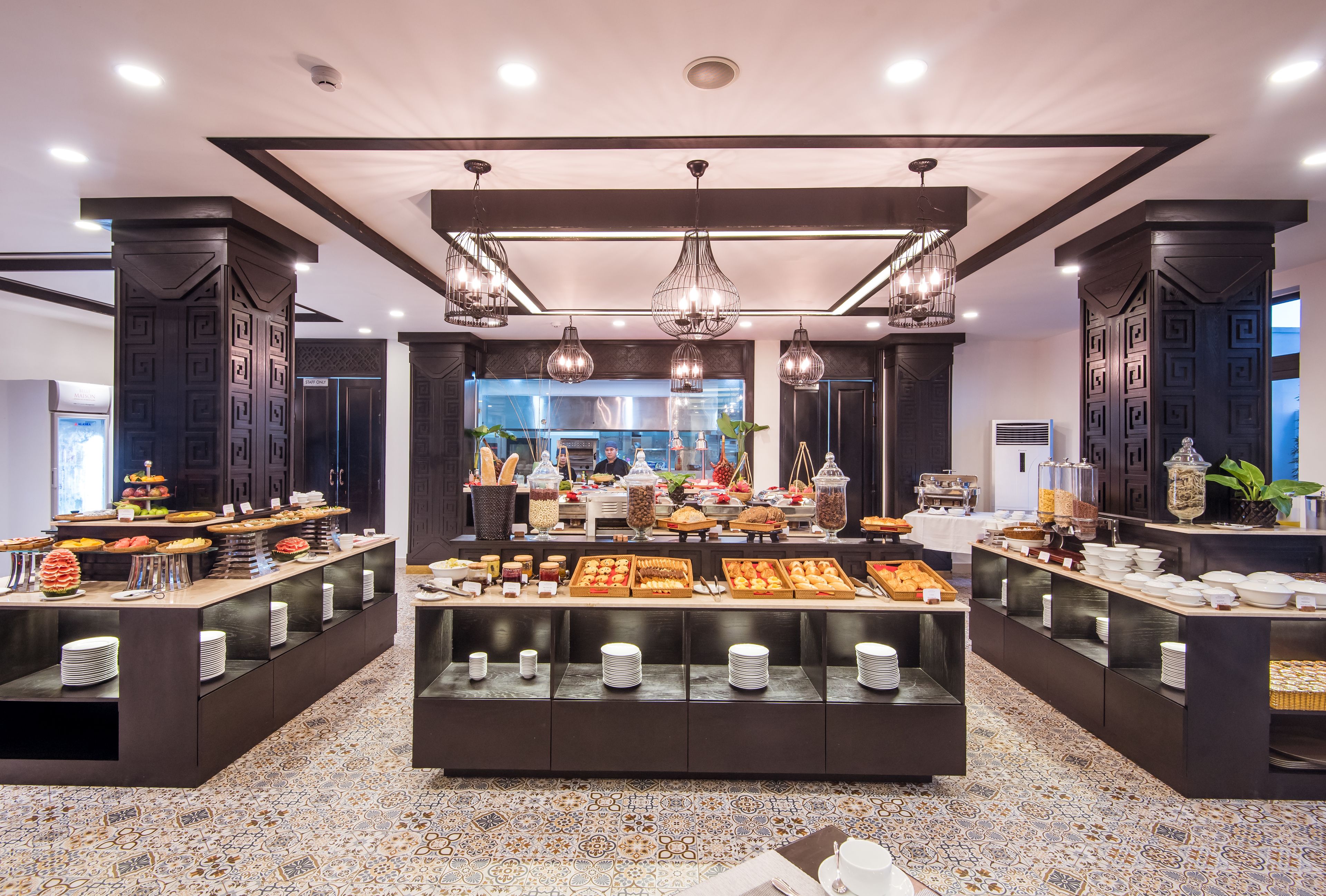 daily buffet breakfast (vnd 300000 per person)