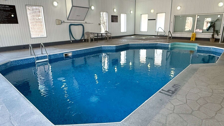 Super 8 by Wyndham Medicine Hat AB