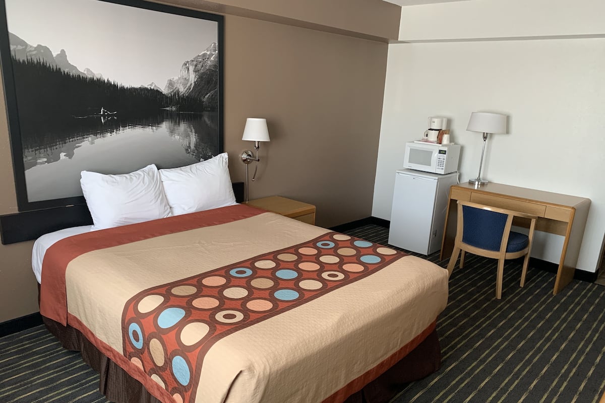 Desk, blackout drapes, iron/ironing board, free cribs/infant beds