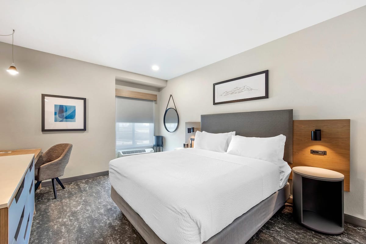 In-room safe, desk, laptop workspace, iron/ironing board