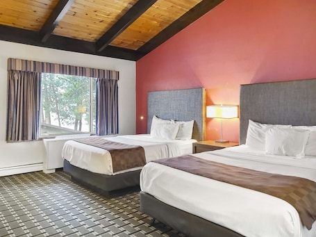 客房, 2 张大床, 无烟房 (HIgh Ceiling) | 笔记本电脑工作区、免费 WiFi、床单、闹钟