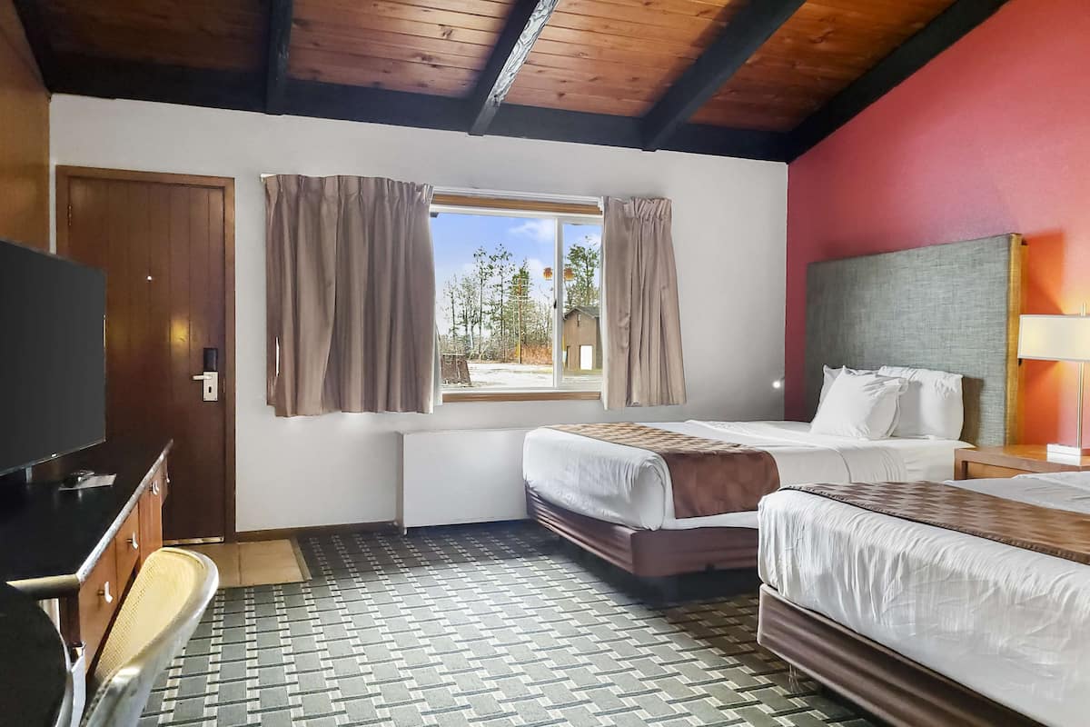 2 Deluxe Queens | 1 bedroom, laptop workspace, free WiFi, bed sheets