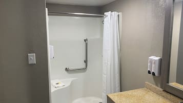 Deluxe Room, Accessible, Non Smoking (Roll-in Shower) | Bathroom