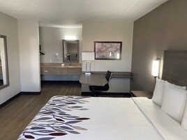 Desk, blackout drapes, iron/ironing board, free WiFi