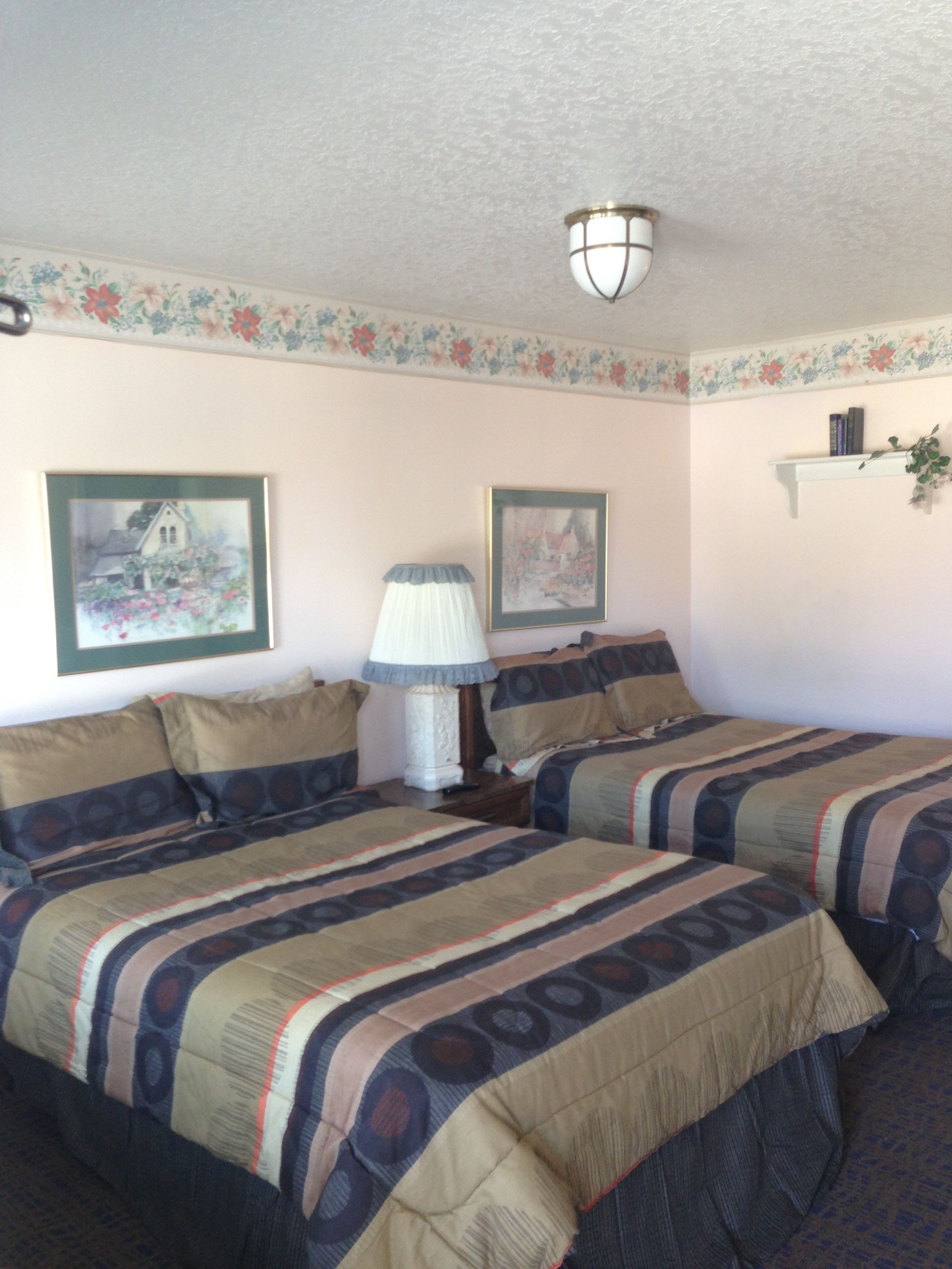 واي فاي مجانًا وملاءات أسرّة