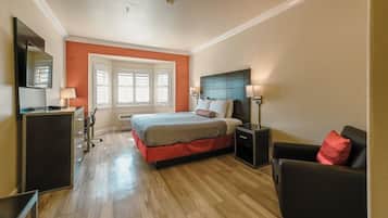 Standard Room, 1 King Bed | Desk, laptop workspace, blackout drapes, iron/ironing board