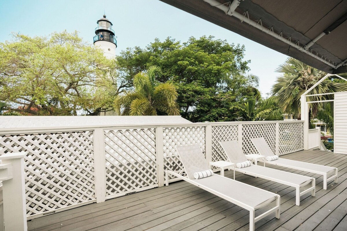 Hemingway King Suite