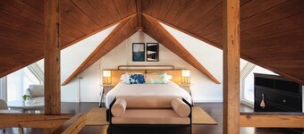 Lighthouse Hotel - Key West Historic Inns